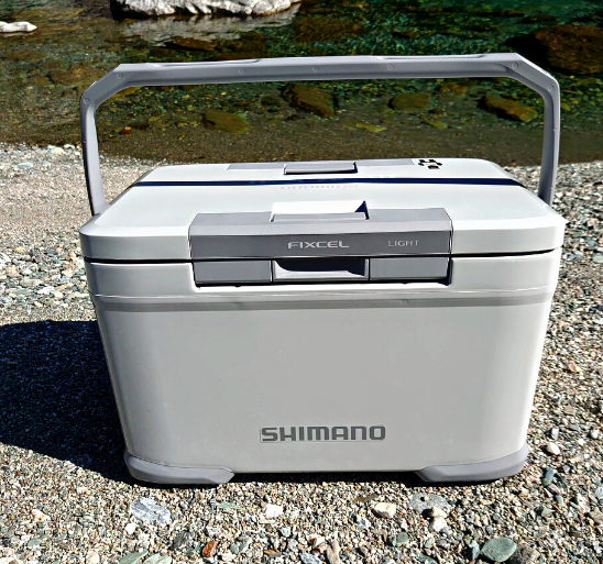見た目もオシャレなSHIMANO（シマノ）30Lクーラーボックス フィクセル 